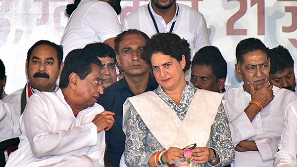 Madhya Pradesh: BJP Lodges Case After Priyanka Gandhis 50% Commission Charge