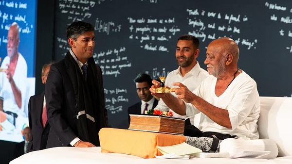 UK PM Rishi Sunak Meets Morari Bapu: Who Is This Indian Spiritual Leader And Ramayanas Famous Exponent?