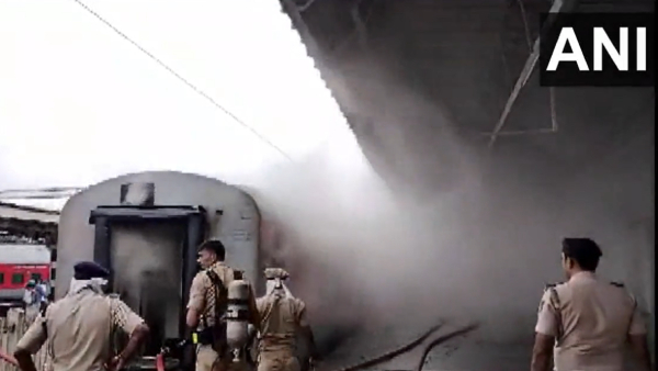 Fire Breaks Out In Two Coaches Of Udyan Express At Bengaluru Railway Station