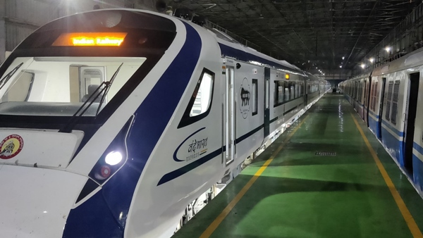 Hyderabad –Bengaluru Vande Bharat Express: Check Train Timings, Train Fare, Stops & More