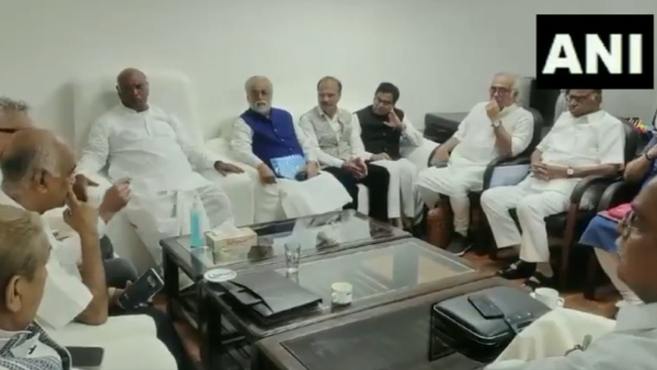 Opposition Parties Unite To Chalk Out Strategy For Parliaments Special Session