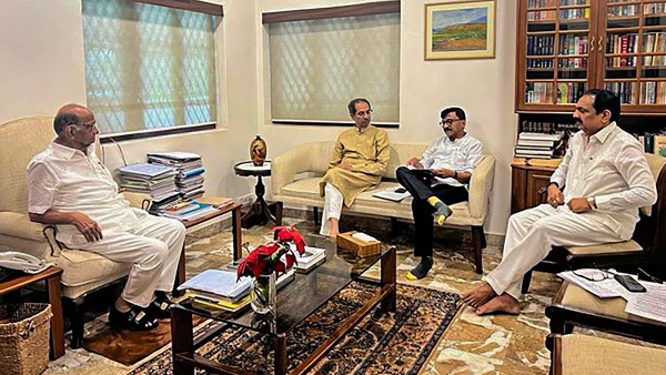 Uddhav Thackeray Sharad Pawar Meeting