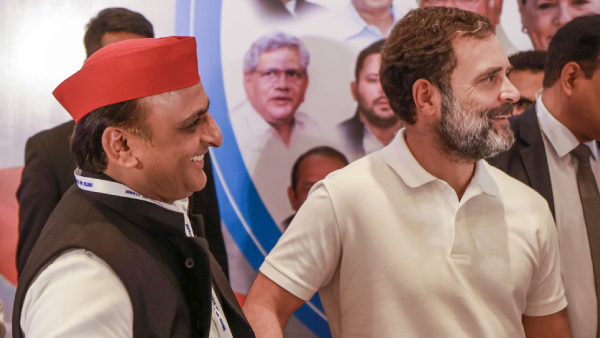 Rahul Gandhi with Samajwadi Party (SP) chief Akhilesh Yadav