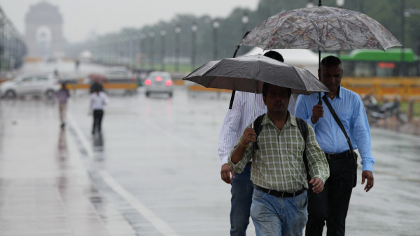 Rains In Delhi, Bring Down Temperature; 13 Flight Diverted Due To Bad Weather