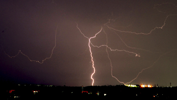 35-Year-Old Kerala Woman Struck By Lightning While Breastfeeding Baby, Suffers Hearing Loss 35-Year-Old Kerala Woman Struck By Lightning While Breastfeeding Baby, Suffers Hearing Loss