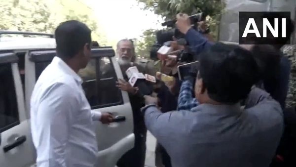 Delhi Police’s Special Cell Raids NewsClicks Office, Journalists Houses