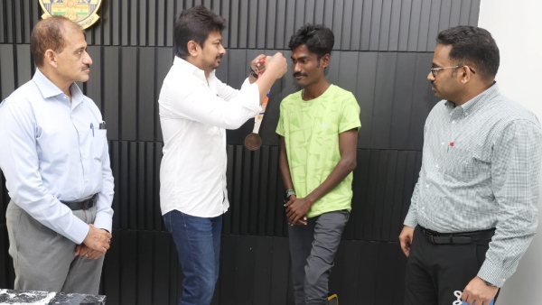 Udhayanidhi Stalin Wiped The Tears Of 2 Paralympians And Spent 14.50 Lakh For Equipment