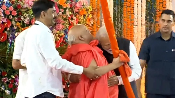 PM Acknowledges Chitrakoot Seers Role In Realizing The Ram Temple Dream