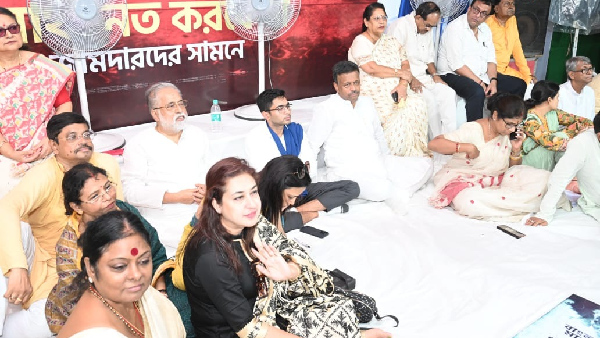 TMC To Camp Outside Raj Bhavan Till Governor Meets Party Leaders