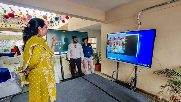 AI-Powered Camera For Selfies, No Voter Queue Highlights At Indore’s Smart Polling Station