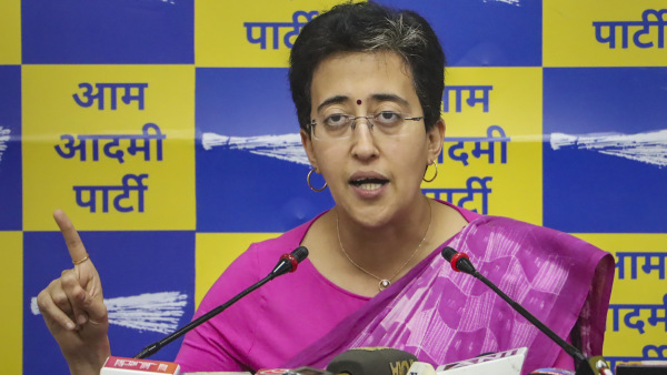 Atishi Submits Primary Report To Kejriwal Over Complaint Against CS Naresh Kumar
