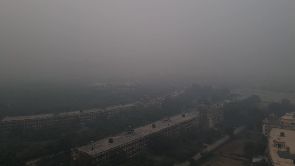 Delhi-NCRs Smog Almost Apocalyptic; Air Quality At Its Worst This Season In Anand Vihar, Noida, Ghaziabad