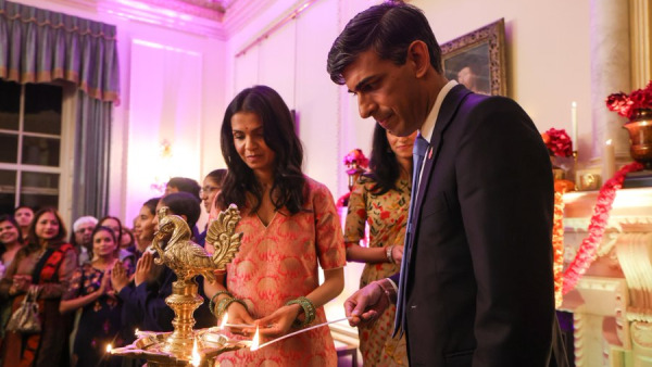 UK PM Rishi Sunak, Wife Akshata Murty Light Diwali Lamps At Downing Street