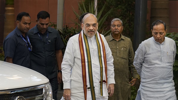 Amit Shah Escapes Aarrowly As His Vehicle Touches Power Cable In Rajasthan