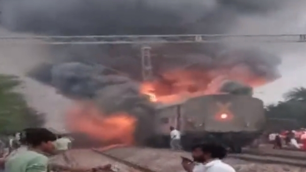 Fire Erupts In New Delhi-Darbhanga Express Train
