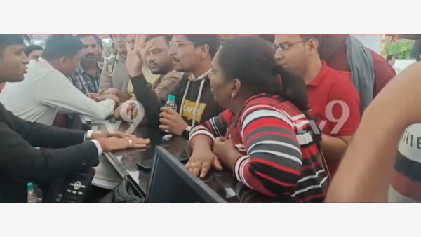 Travel Chaos At Bengaluru Airport As SpiceJet Flight Delay Drags On For 14 Hours