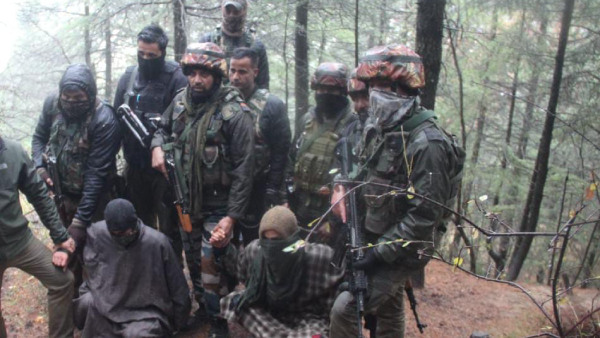 Handwara Police Busts LeT Module, Two Terrorist associates Arrested, Arms Recovered