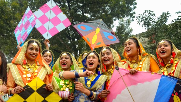 Lohri Wishes 2024: Wishes, Quotes, WhatsApp And FB Messages To Send To Your Loved Ones Lohri Wishes 2024: Wishes, Quotes, WhatsApp And FB Messages To Send To Your Loved Ones