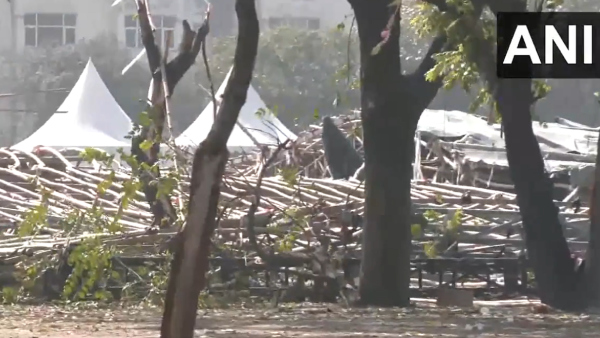 Pandal Collapse At Delhi