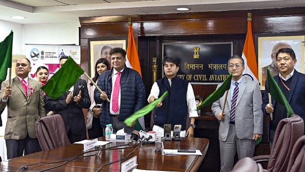 Civil Aviation Minister Jyotiraditya Scindia Launches 8 New Flights To Ayodhya Civil Aviation Minister Jyotiraditya Scindia Launches 8 New Flights To Ayodhya