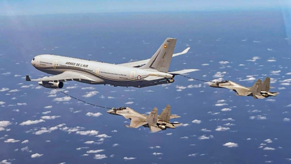 Mid-Air Refueling Aircraft