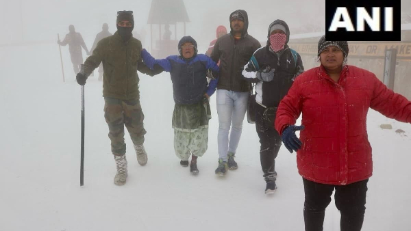 Goosebumps!: Watch Viral Video Of Indian Army Rescuing 500 Tourists At Nathula