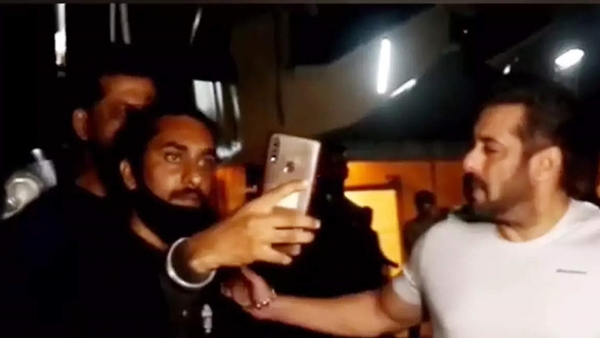 How Social Media Transforms Celebrities From Icons To Everyday Figures