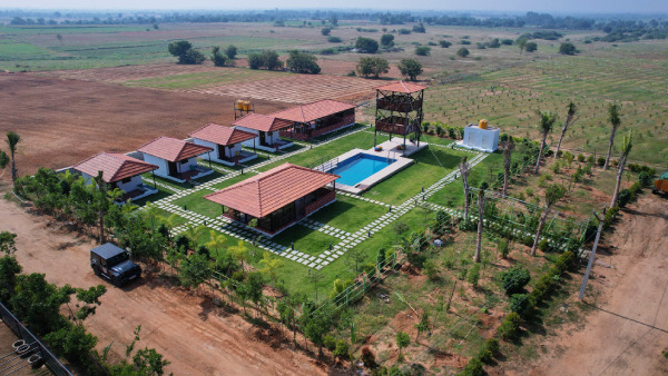 EX bankers turned barren land into profitable agricultural land