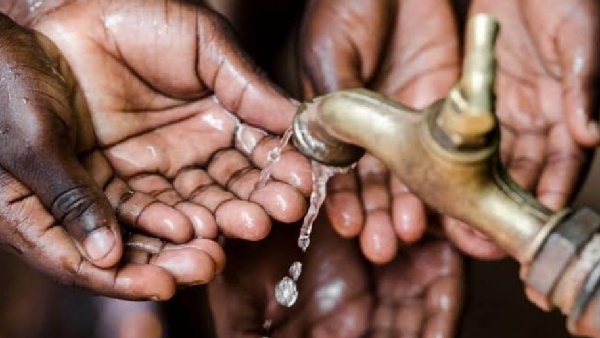 Bengaluru RWA s Water Crisis Solution Sparks Online Controversy Car Washing Banned Wet Wipes In