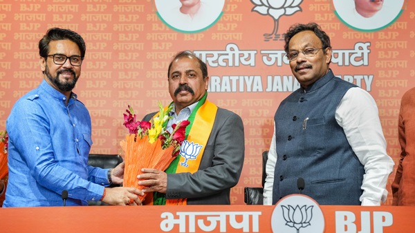 Former IAF Chief RKS Bhadauria Joins BJP