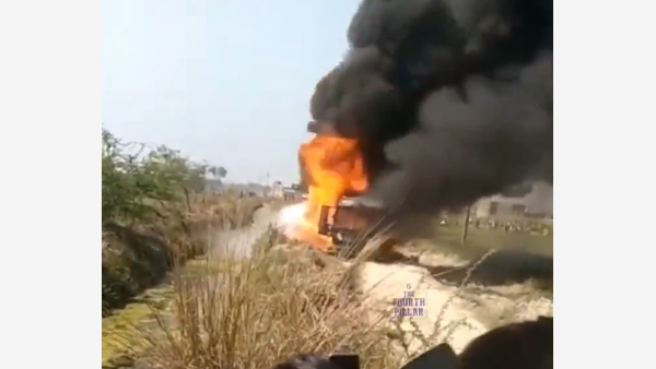 5 Dead 10 Injured As Bus Catches Fire