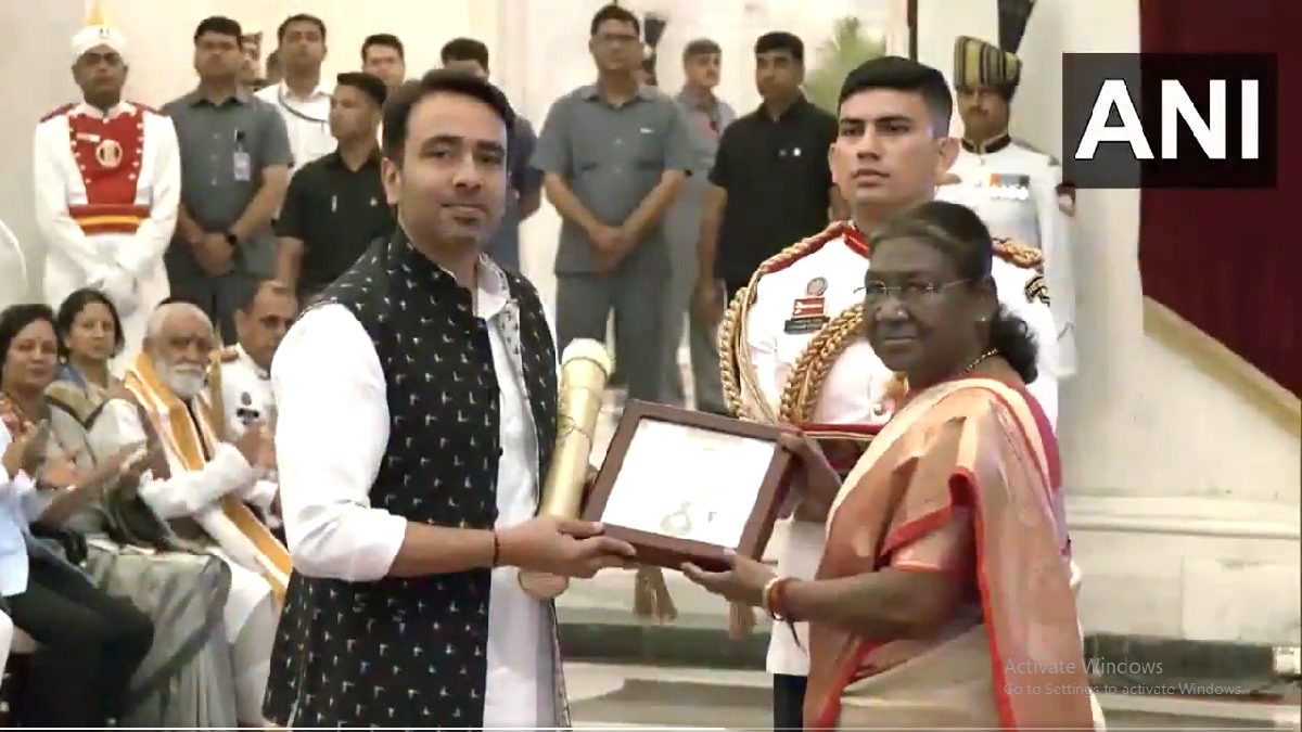 Choudhary Charan Singh s Grand Son Jayant Chaudhary Receiving Bharat Ratna From President Droupadi Murmu