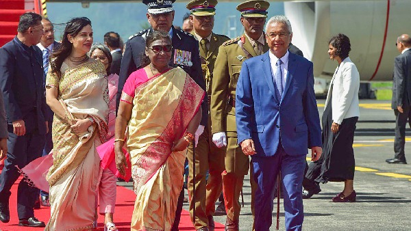 President Murmu Meets Mauritian PM Discusses Strengthening Bilateral Ties President Murmu Meets Mauritian PM Discusses Strengthening Bilateral Ties