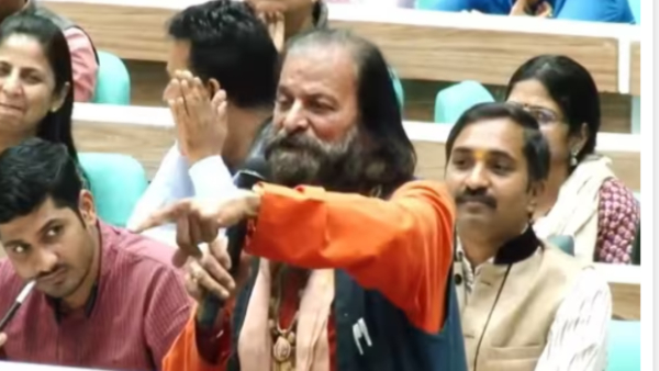 Press Conference Drama Man Grills EC Over Lok Sabha Election Nomination Process