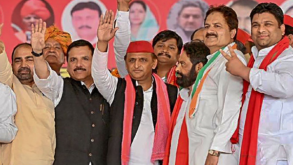 Akhilesh Yadav Slams BJP As Universe s Biggest Liar At UP Rally