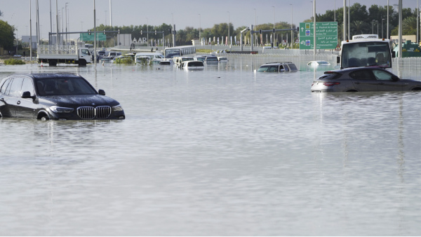 Amid Flood UAE Residents Abandon Cars