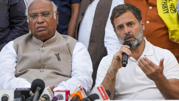 Congress President Mallikarjun Kharge and party leader Rahul Gandhi