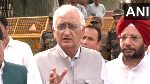 Congress Pressures EC Congress Pressures EC