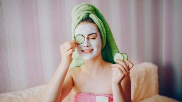 Top 6 Home Remedies To Get Radiant And Glowing Skin By Using Simple Natural Ingredients