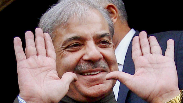 Prime Minister Sharif Removes 25 Senior Pak Tax Officers For Corruption Report Prime Minister Sharif Removes 25 Senior Pak Tax Officers For Corruption Report