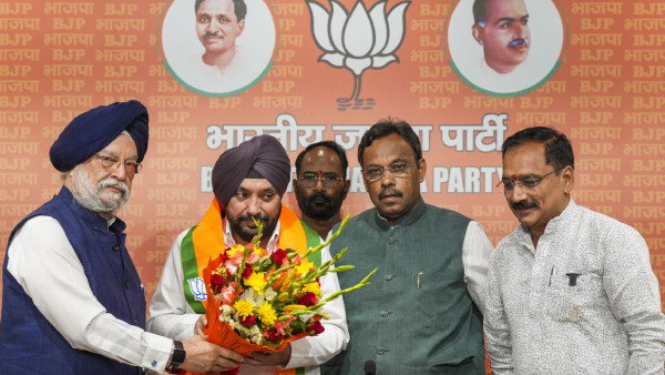 Arvinder Singh Lovely Joins BJP Arvinder Singh Lovely Joins BJP