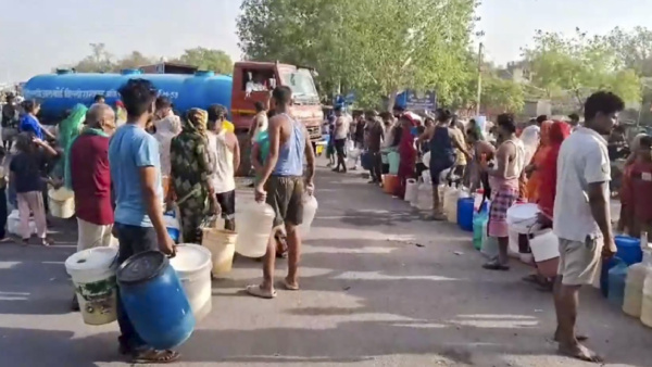 Amid Heatwave Delhi Govt Moves Sc Seeking More Water From UP Haryana