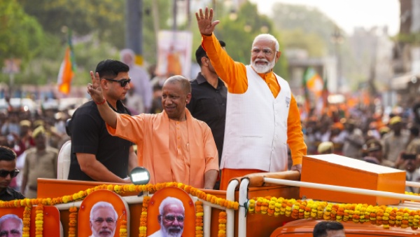 PM Modi CM Yogi In Varanasi