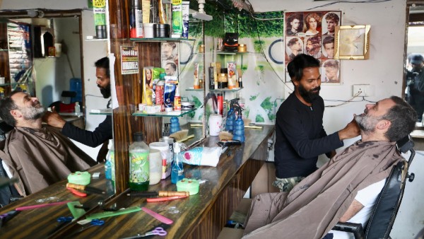 Rahul Gandhi Visits Barber Shop In Raebareli