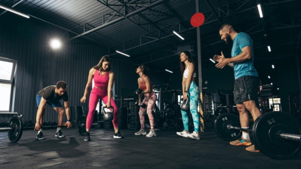 Group Fitness Classes And Solo Gym Routines Is It Better To Exercise Alone Or Do It With A Group Group Fitness Classes And Solo Gym Routines Is It Better To Exercise Alone Or Do It With A Group