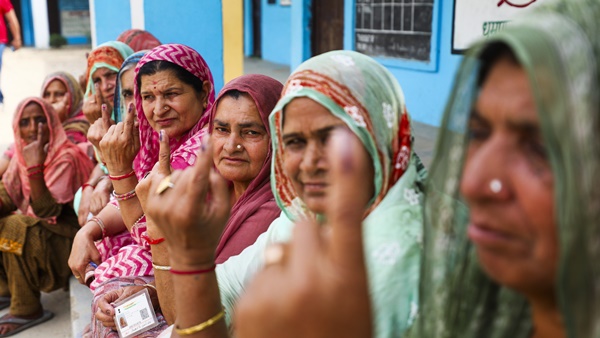 Women s Power At The Polls Female Voter Turnout Strong In 137 Lok Sabha Constituencies Women s Power At The Polls Female Voter Turnout Strong In 137 Lok Sabha Constituencies