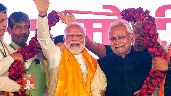 Bihar Report Card RJD-Cong Outperform BJP JDU In Bihar Vote Share In Lok Sabha Polls