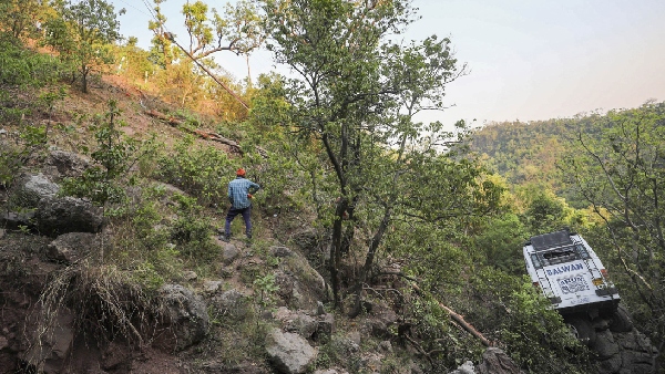 NIA Conducts Multiple Raids In J amp amp K s Rajouri In Reasi Terror Attack Probe NIA Conducts Multiple Raids In J amp amp K s Rajouri In Reasi Terror Attack Probe