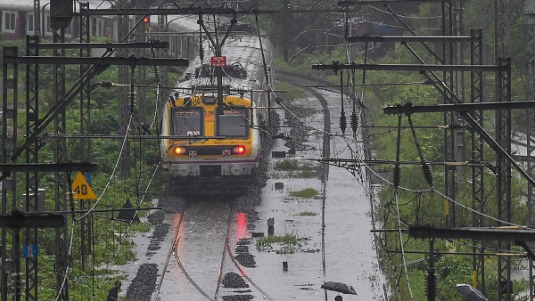 Mumbai Local Trains Know The Schedule Of Trains Running Amid Moderate To Heavy Showers