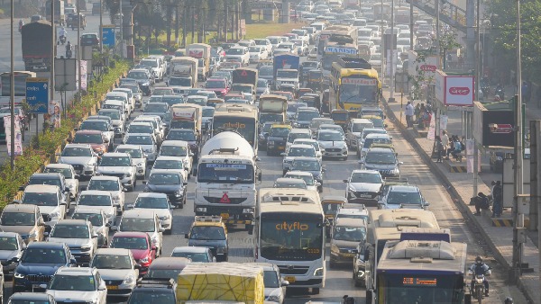 Mumbai Traffic Update Mumbai Traffic Police Share List Of Chocked Roads Check Roads To Avoid Today